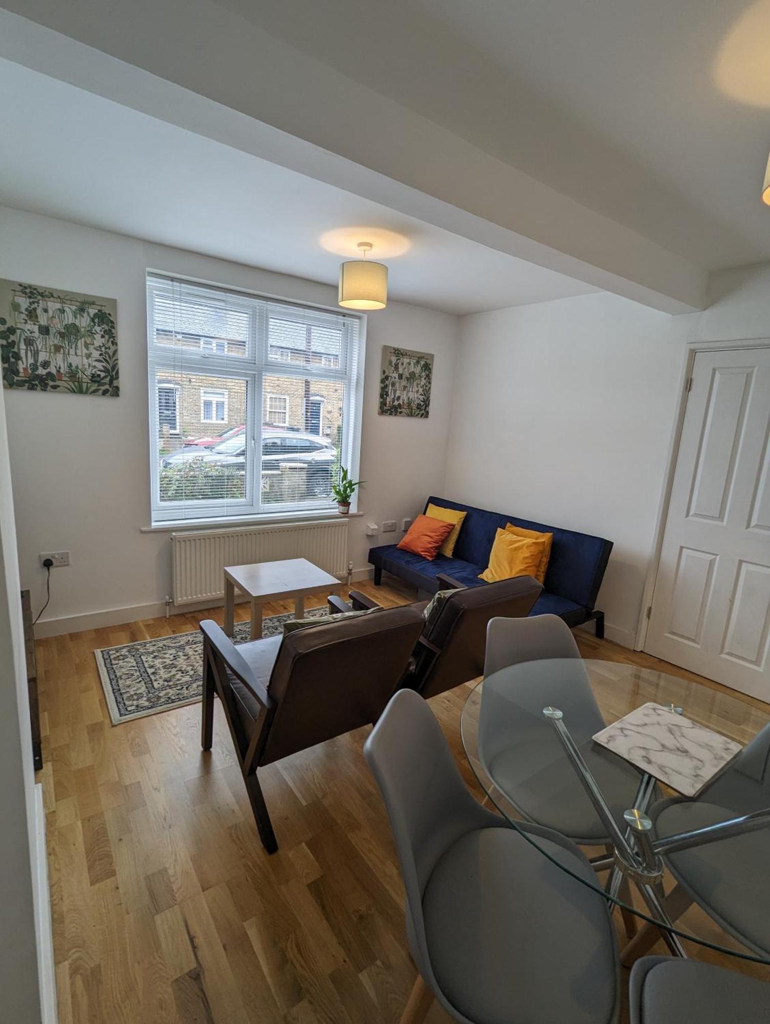 Fantastic 3-Bedroom House In London Morden  Exterior foto